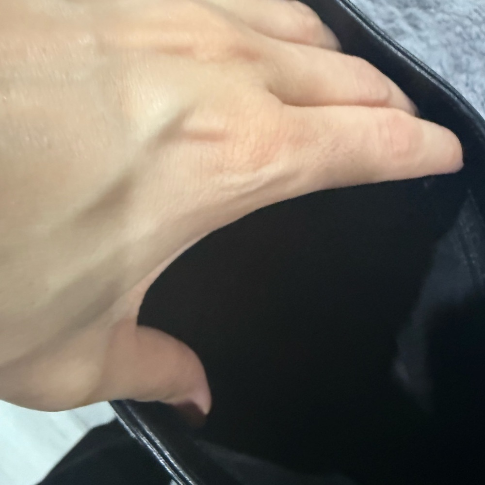 Gucci Black Hobo Bag with Bamboo Handle - Picture 4 of 5